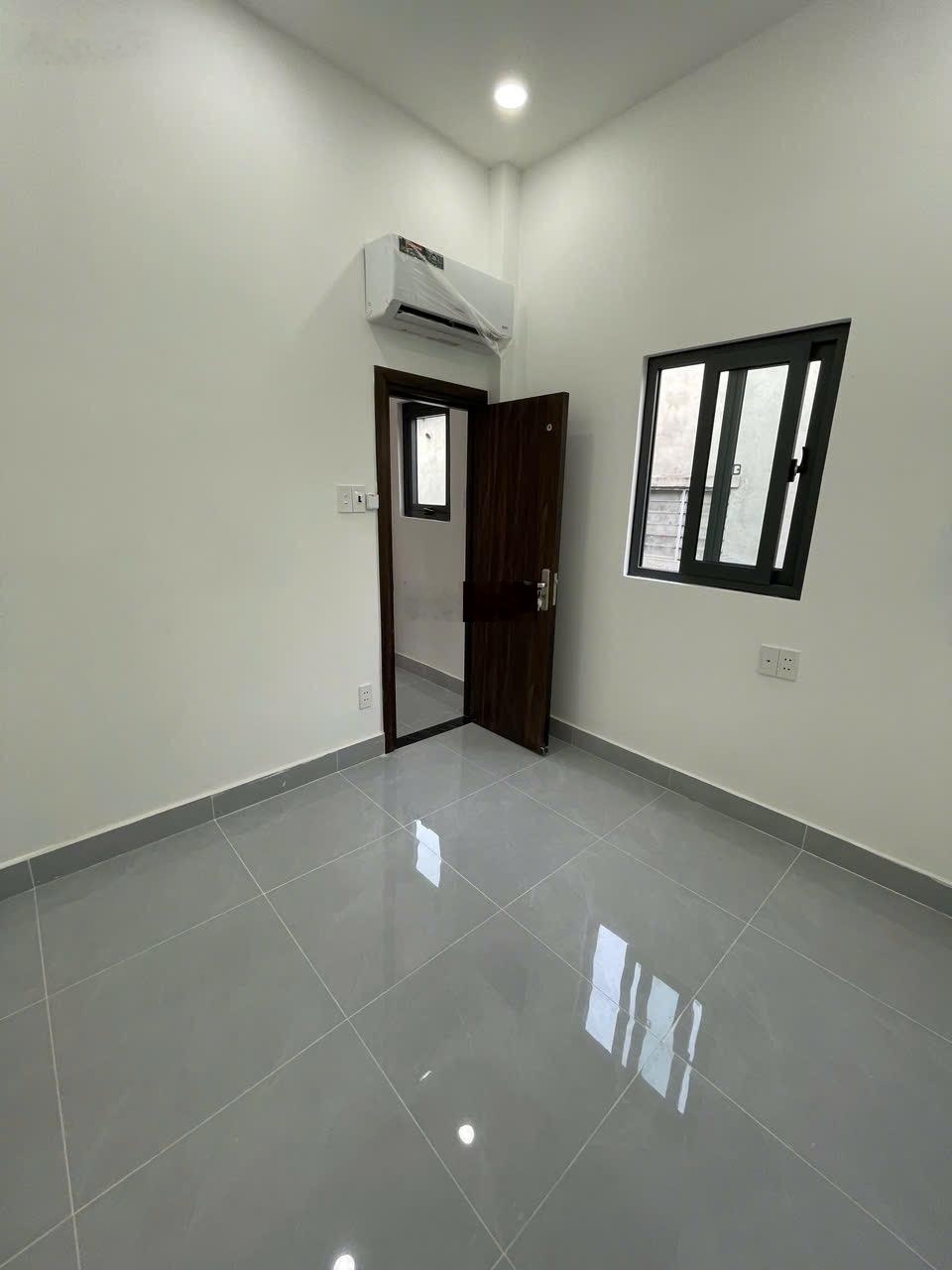 Bán Nhà 2 Tầng - Mặt Tiền Hẻm Chính 50m Ra HTP - Q7 - Tặng Nội Thất Như Hình Vào Ở Ngay