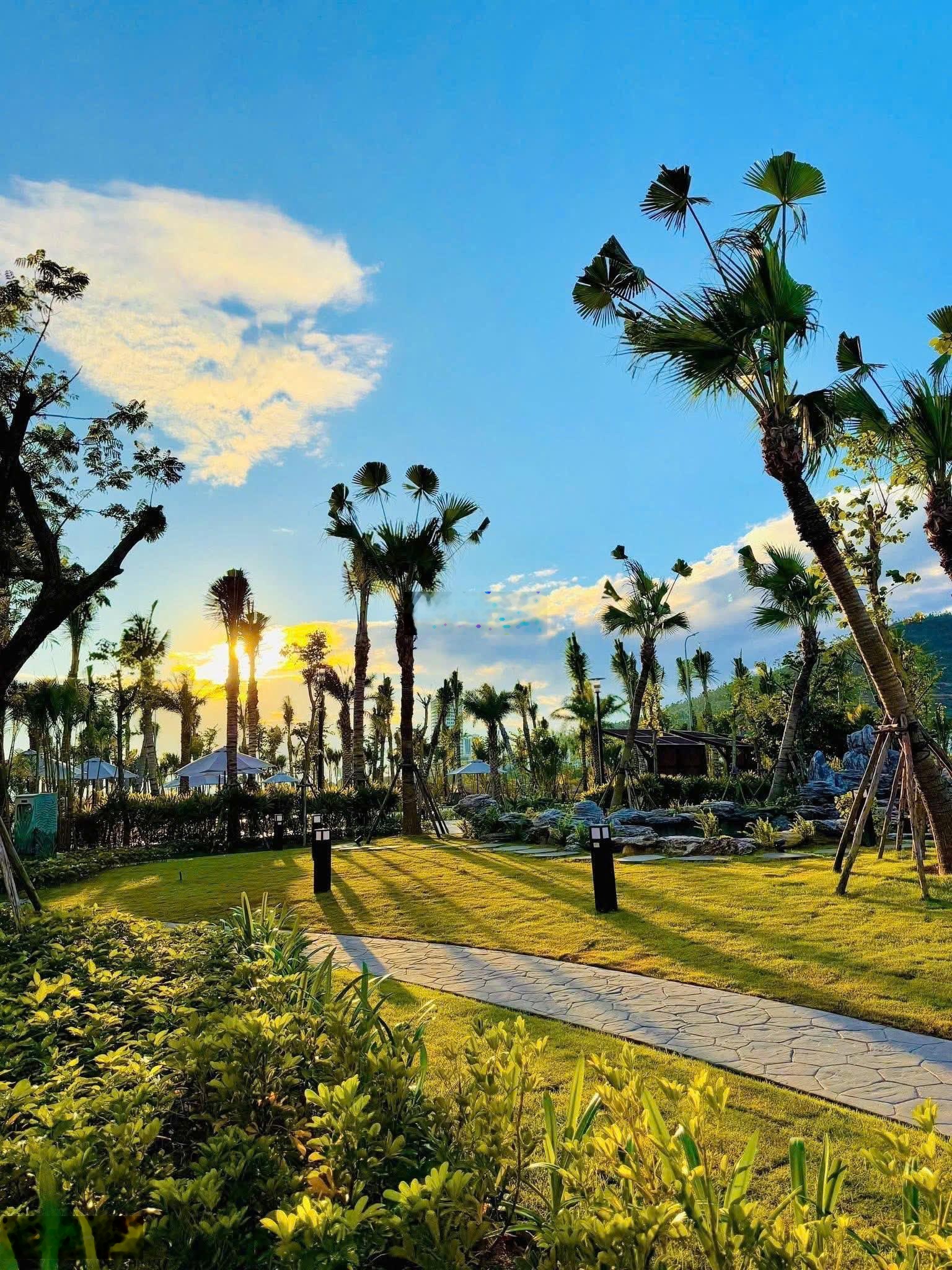 Bán shophouse tại Horizon Bay Hạ Long, giá 10,6 tỷ VND, diện tích 100m2