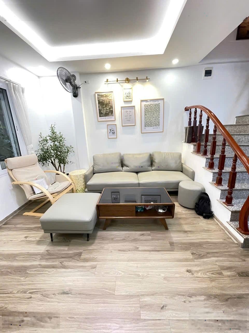 Bán nhà tại đường Hoàng Mai - 5 tầng 3 ngủ ở ngay