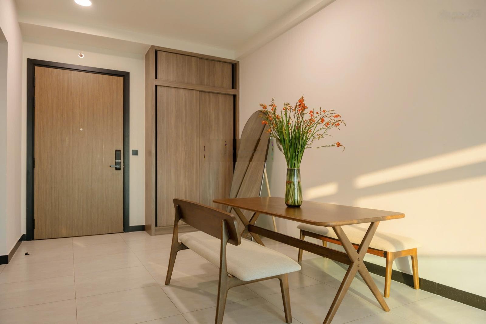 Cho thuê CC De La Sol, 24 triệu, 75m2, 2PN, 2WC, đẹp, nhiều tiện ích - View sông, nhà mới