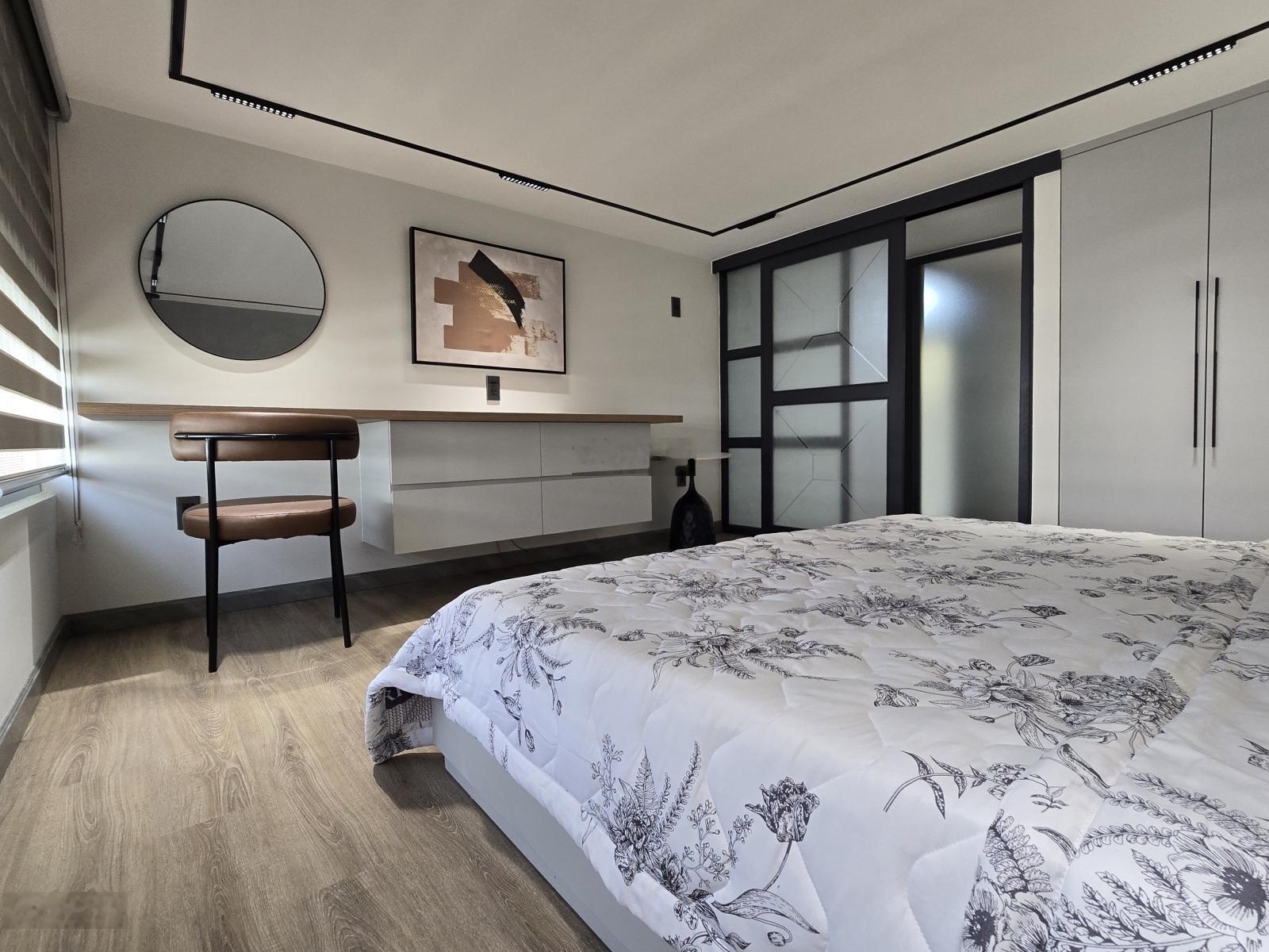 Chính chủ cho thuê căn hộ 2PN+1 mới full nội thất, ở ngay mặt tiền Nguyễn Văn Linh.