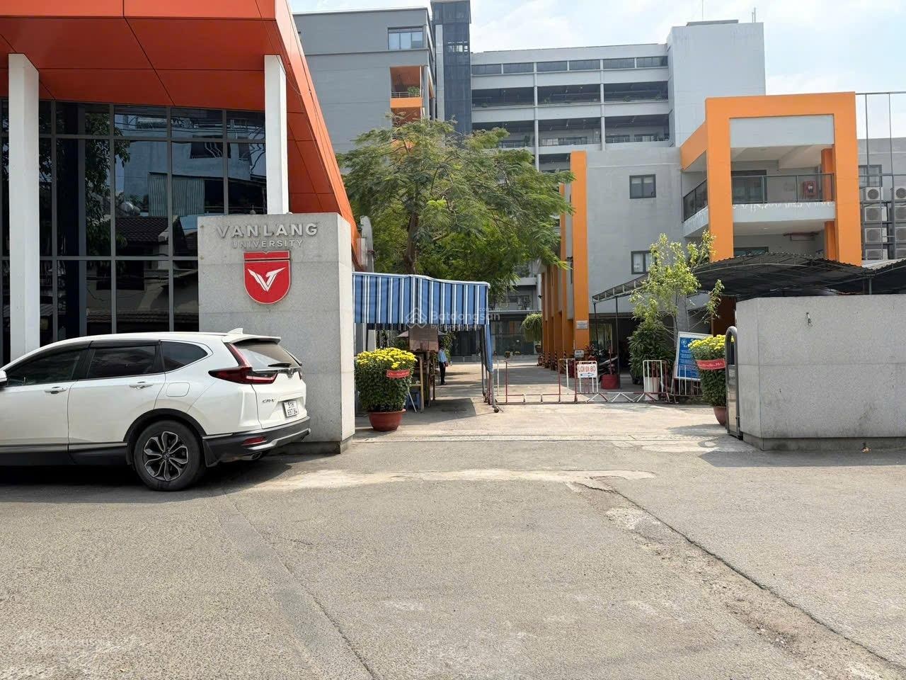 Đất hiếm , ngay đại học Văn Lang , xây căn hộ dịch vụ cực tốt