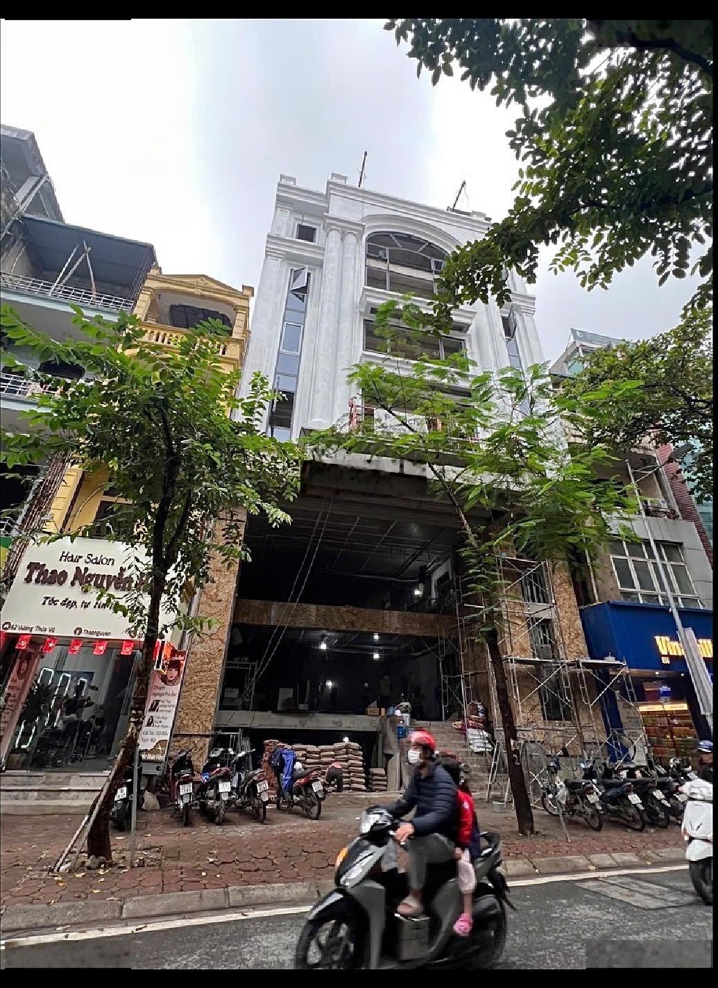 Hoa hậu mặt phố Vương Thừa Vũ, TT Thang Xuân, Mặt tiền quyền lực