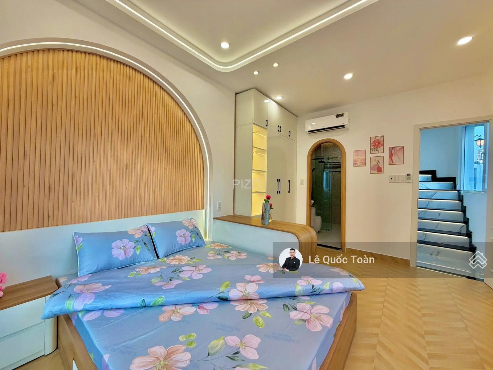 NHÀ MỚI - Ở NGAY! HXH Huỳnh Văn Bánh, PN. Góc 2 mặt thoáng, nhà 5 tầng - SD 115.6m2 chỉ 8,9 tỷ TL