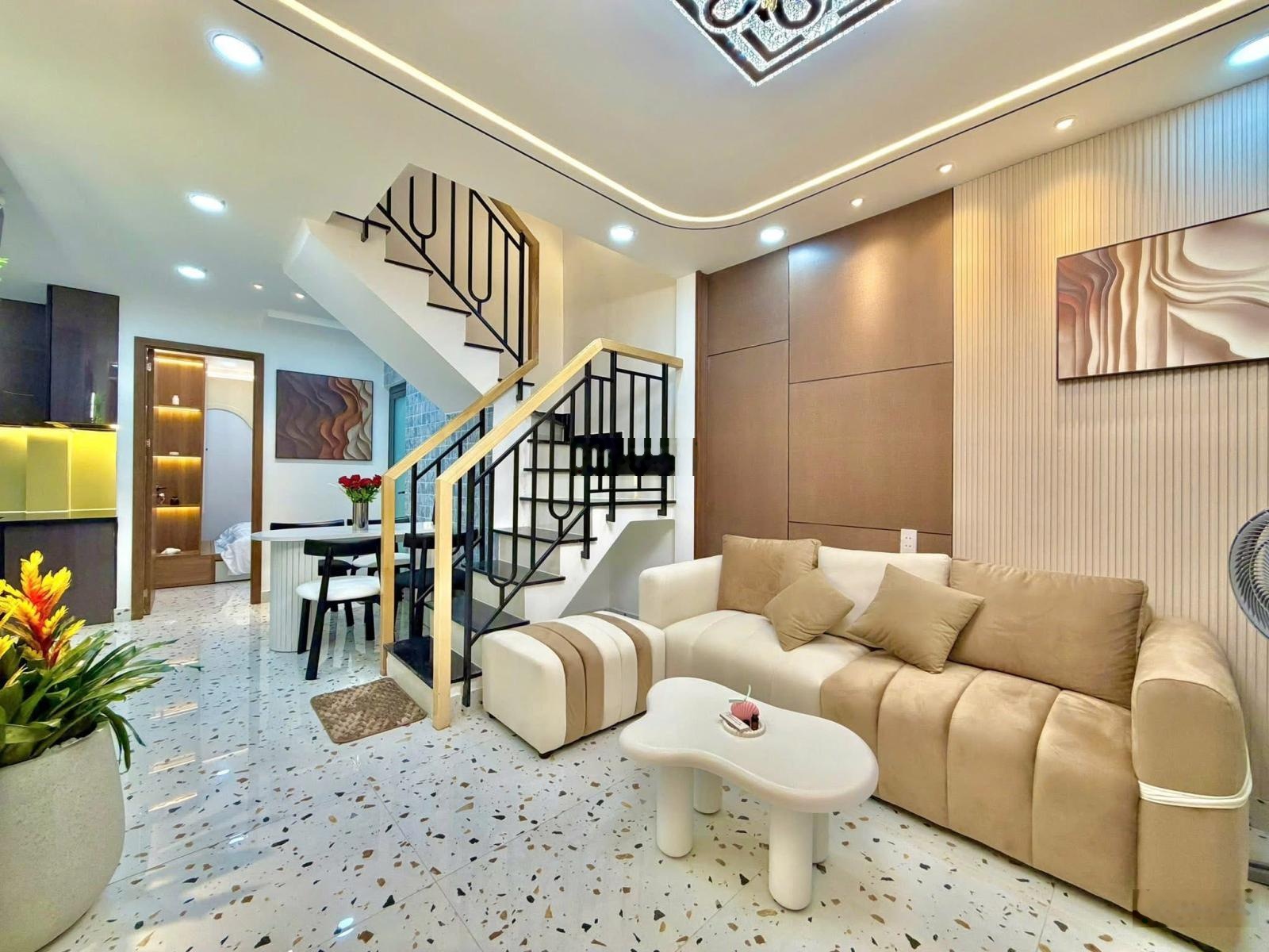 5,x tỷ - Siêu phẩm ngã tư Hàng Xanh - Điện Biên Phủ l - 3 tầng lầu - 3PN 3WC full nội thất sang xịn