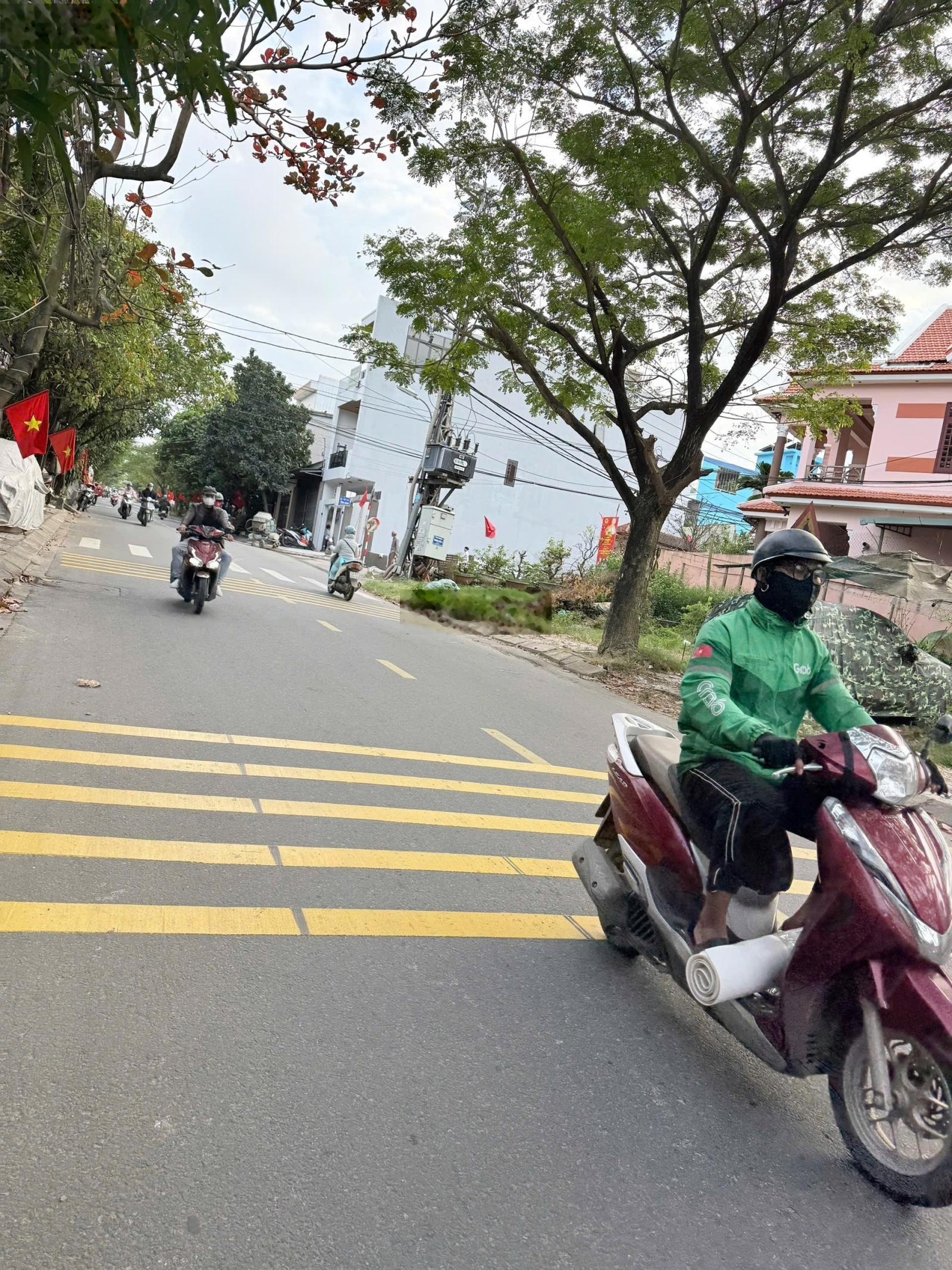 Đất Mặt Tiền 7m5 giá chỉ bằng đất kiệt CHÀO BÁN LÔ ĐẤT MẶT TIỀN TÔN ĐẢN NỐI DÀI