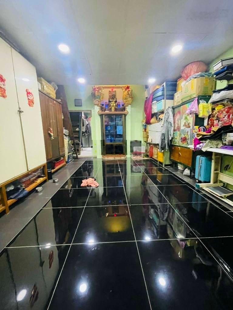 Nhà 75m2, 4t3, ngay Mã Lò gần Tỉnh Lộ 10, sát MT đường, sổ vuông vức, hoàn công đủ, công chứng ngay