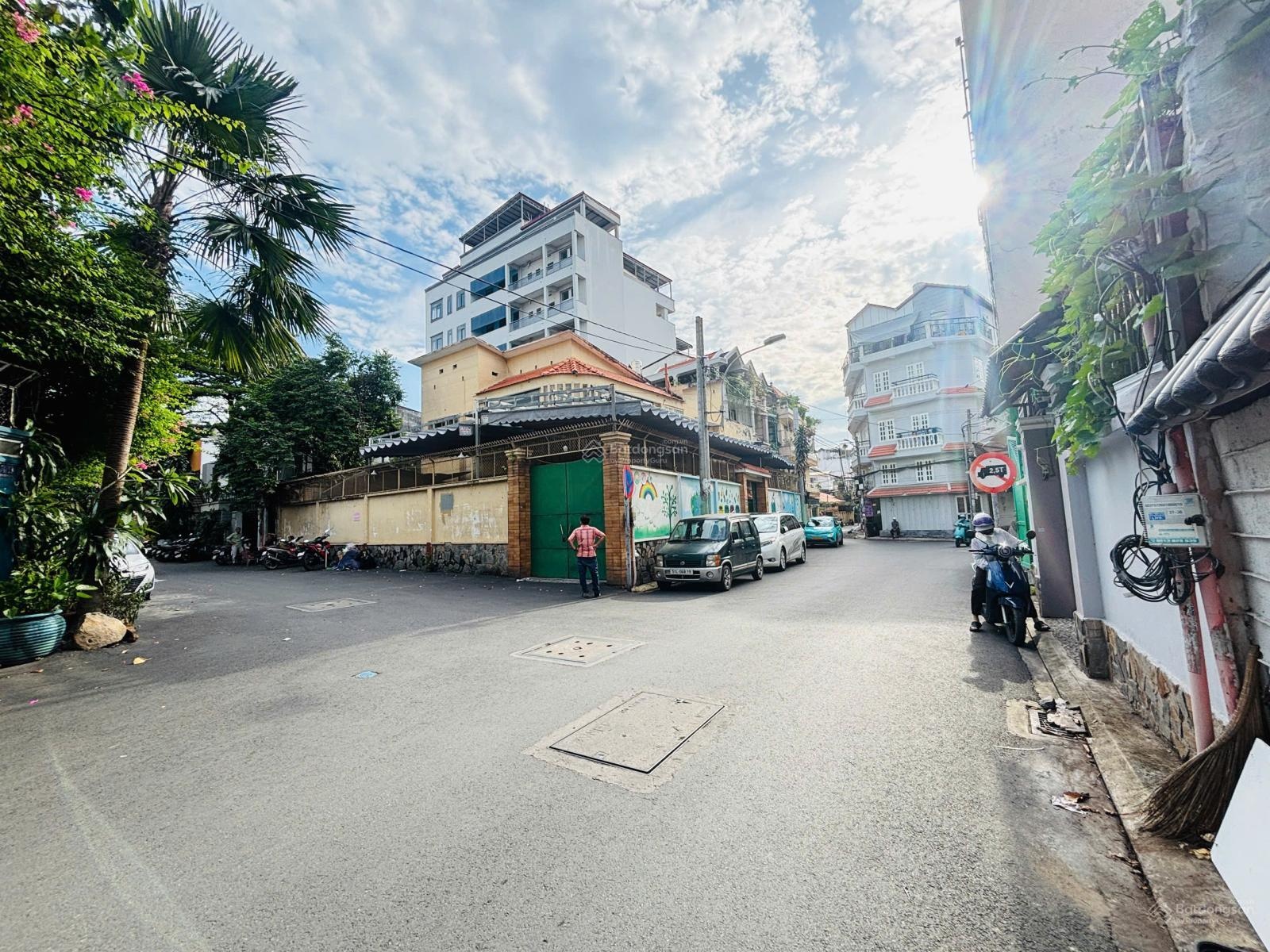 Cực phẩm phú nhuận - hẻm xe hơi trương quốc dung - hoàn công mới kính koong 12/2025