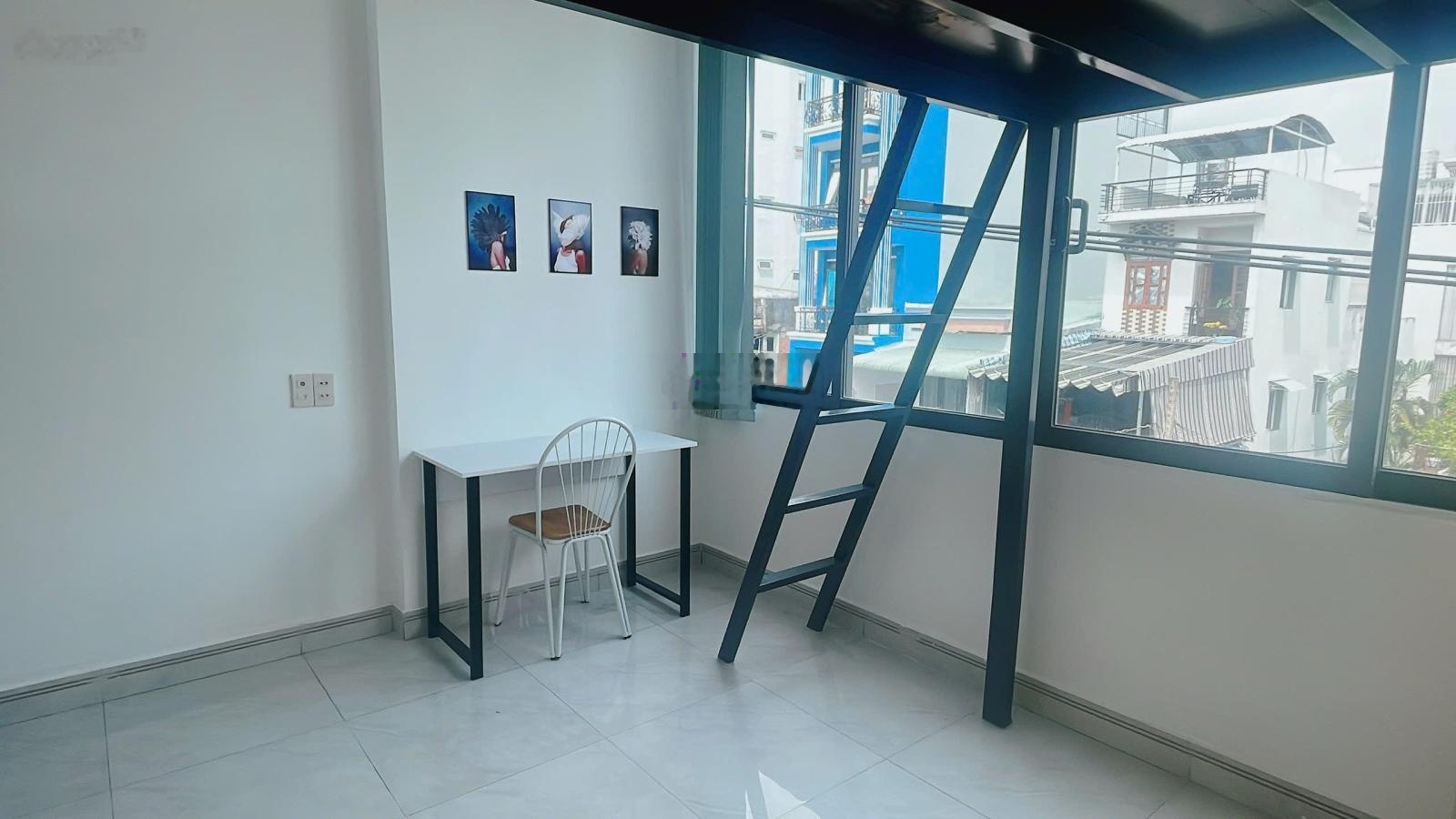 Phòng full sáng 200 Tân Quý, 30m2, có gác rộng, nội thất đầy đủ. Gần AEON Tân Phú, ĐH Công Thương