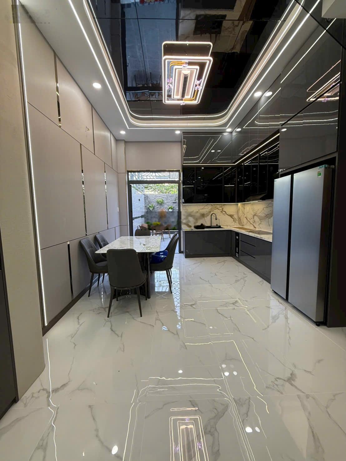 Bán nhà mặt phố tại Tô Ngọc Vân, 7,35 tỷ, 100m2, nhiều tiện ích, giá siêu hời