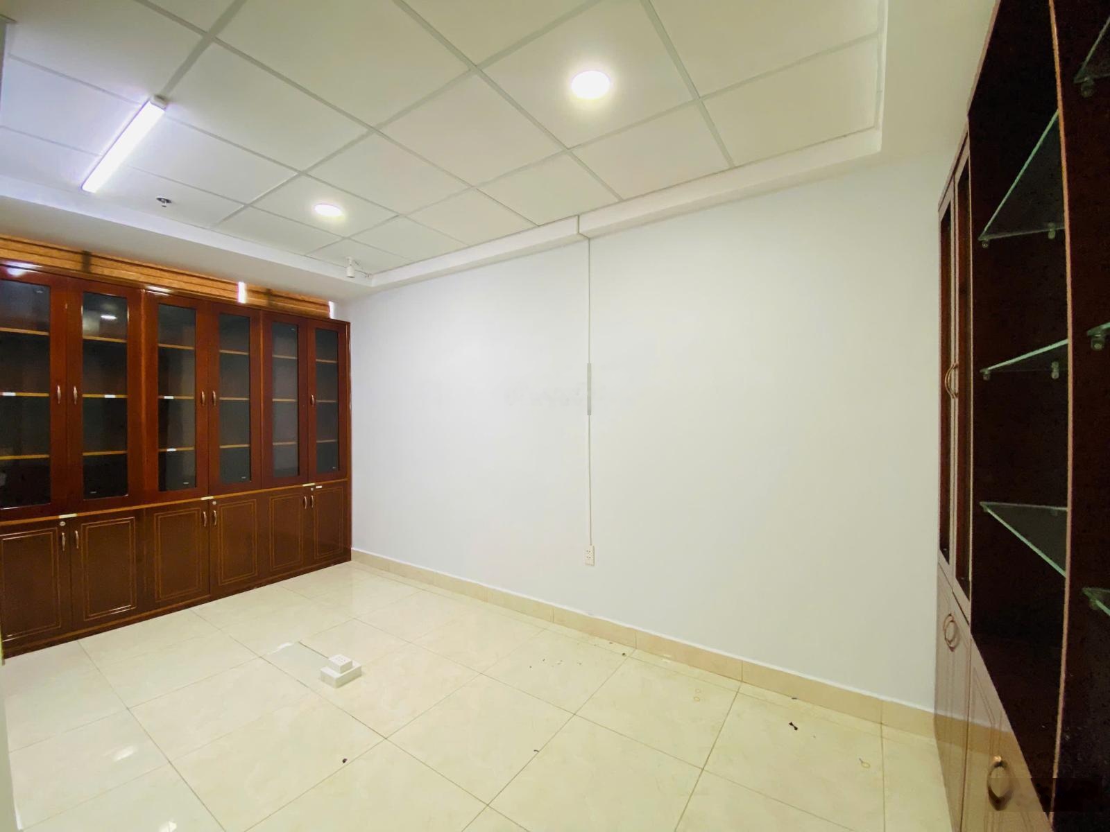 Cho thuê văn phòng Luxcity Quận 7 60m², giá chỉ 10 triệu/tháng