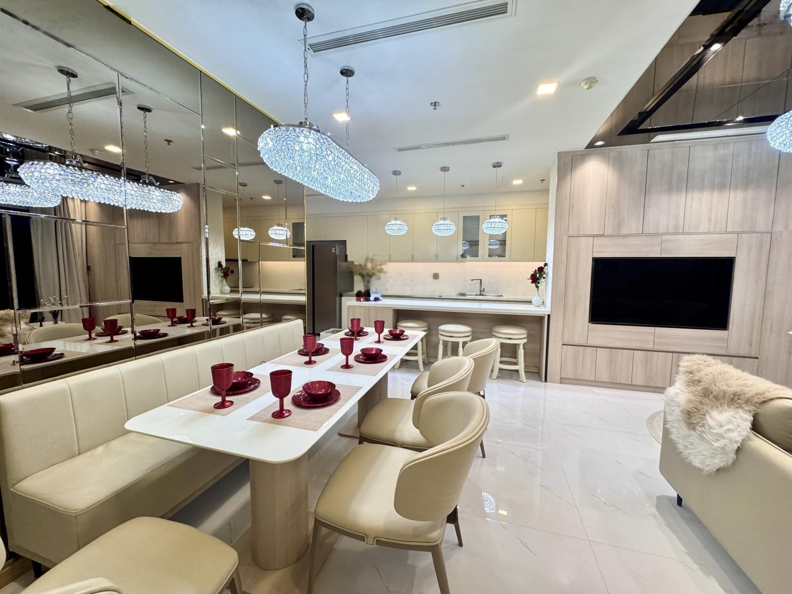 Bán CC đẹp xuất sắc tại Vinhomes Central Park, 7,5 tỷ, 82m2, 2PN, 2WC