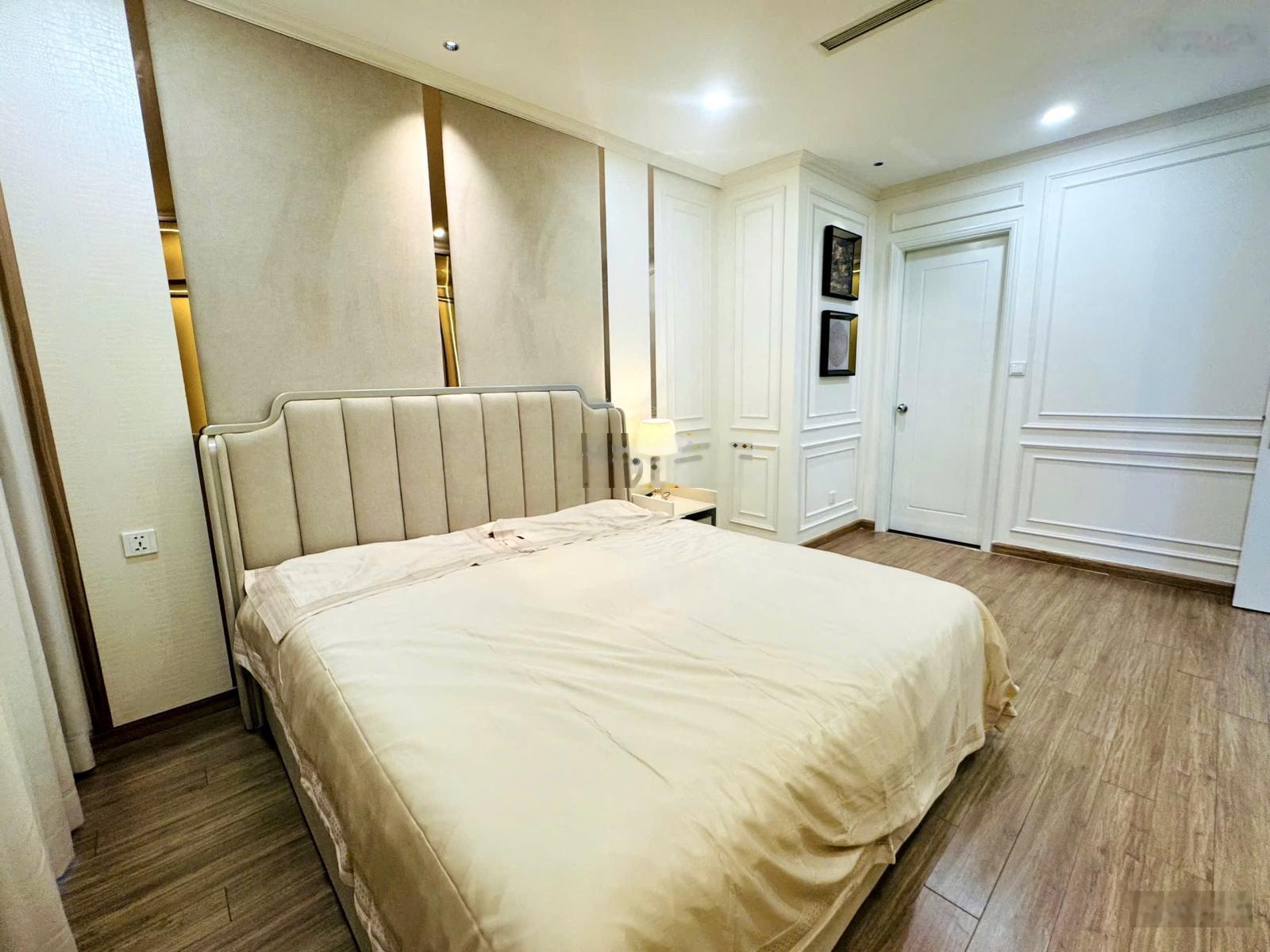 Bán căn hộ 2PN Vinhomes Central Park, view thành phố, giá chỉ 8,2 tỷ 80m2