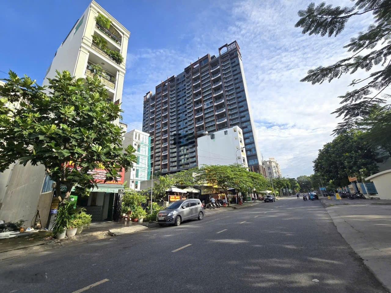 DUY NHẤT! Bán đất ngang 10m MT Đặng Như Mai đối diện Văn phòng đăng ký Đất Đai DT 200m2- Giá 90 tỷ