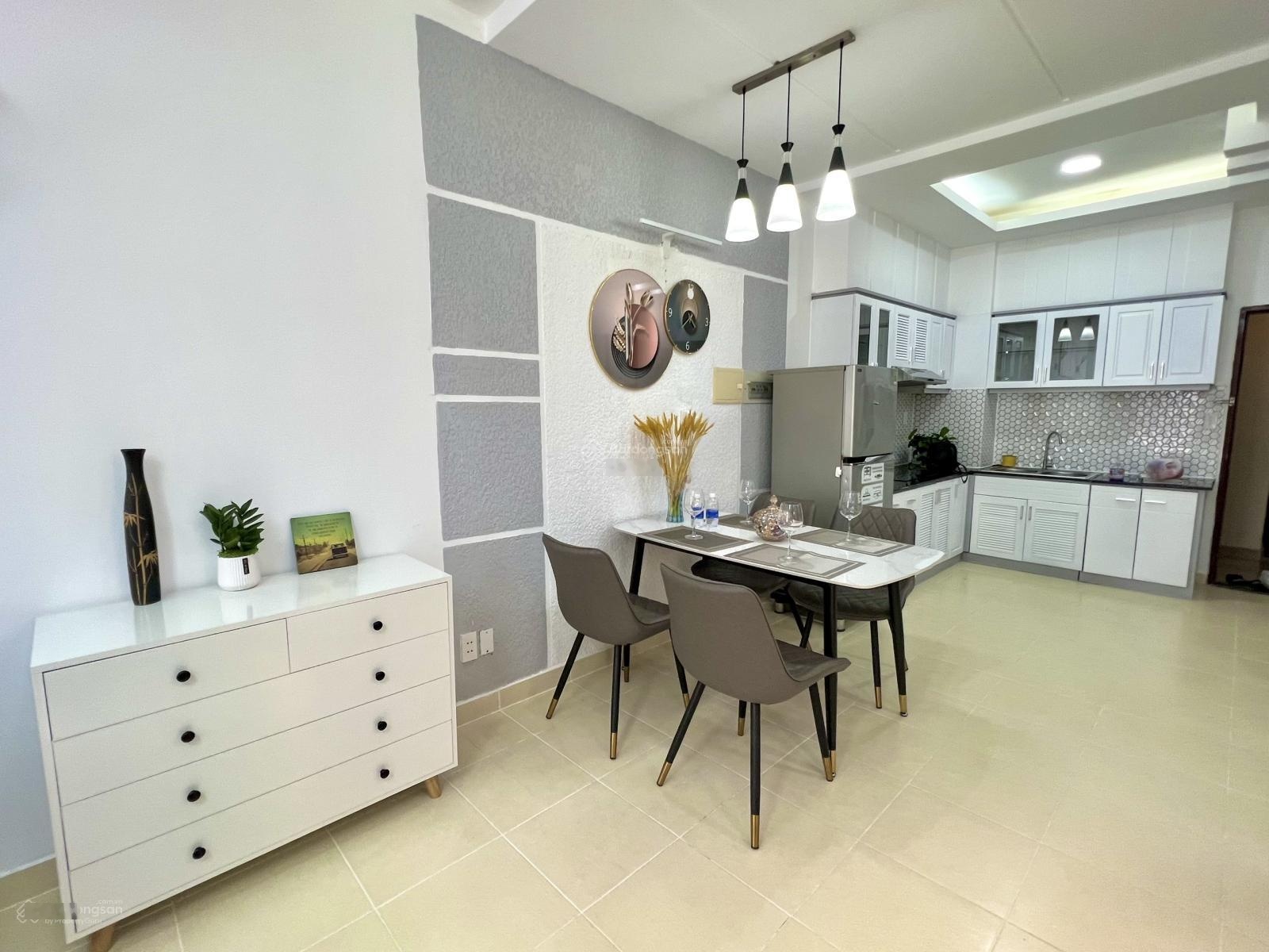 Hạ giá bán nhanh trước Tết căn hộ 71m2, chung cư Sky Garden 2, 02PN, giá 5.1 tỷ, nội thất đầy đủ