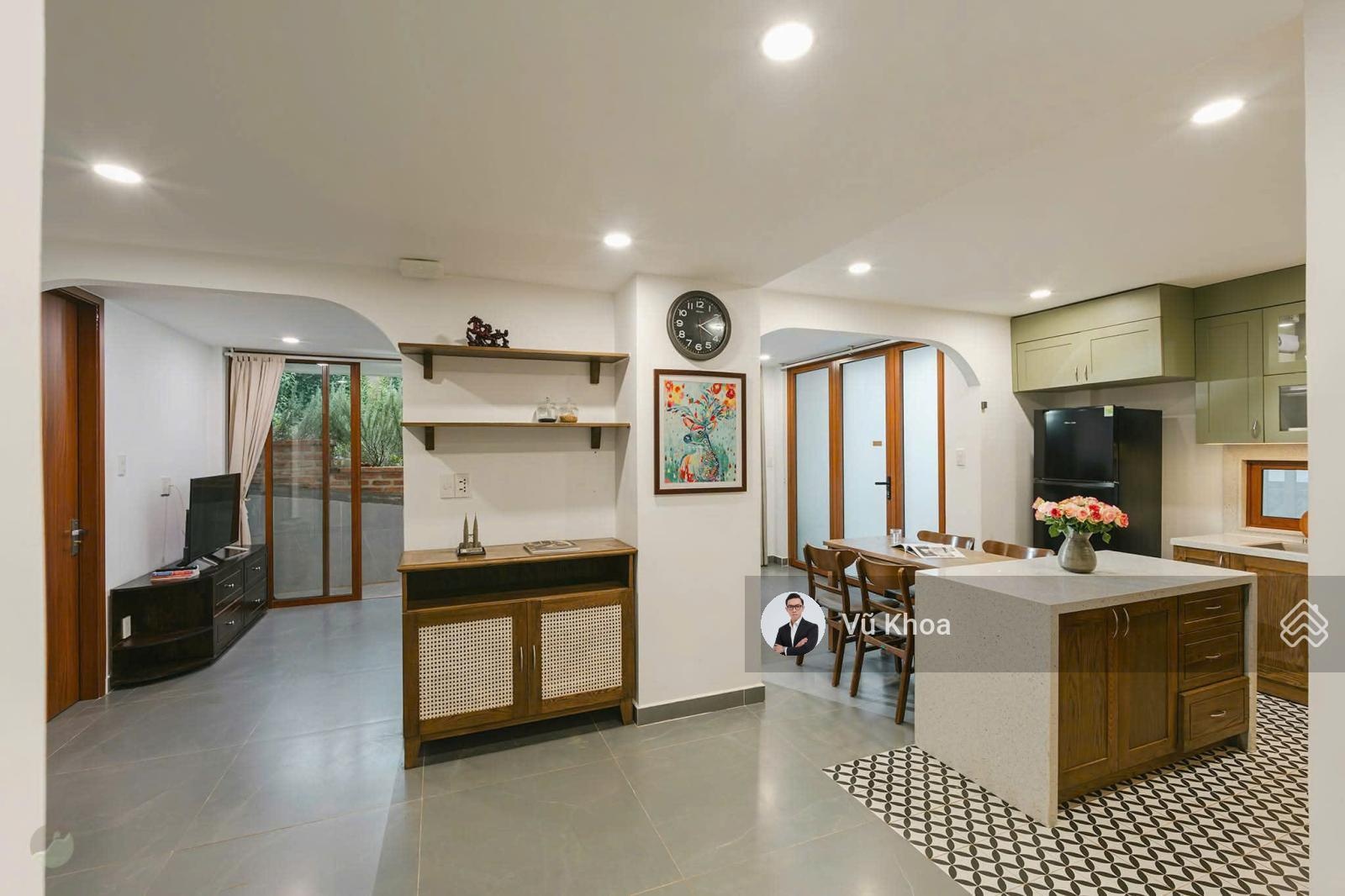 Giảm mạnh 2 tỷ! Hẻm 5m Hoàng Văn Thụ, PN - DT: 7,5x15m, Sẵn 5 tầng + Thang máy - Chỉ 17 tỷ BL