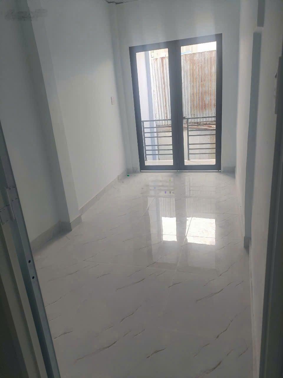 Bán nhà đường Chuyên Dùng 9, Phú Thuận, Quận 7, DT: 2,5 nở hậu 4mx20m, 3pn. Giá: 3,2 tỷ