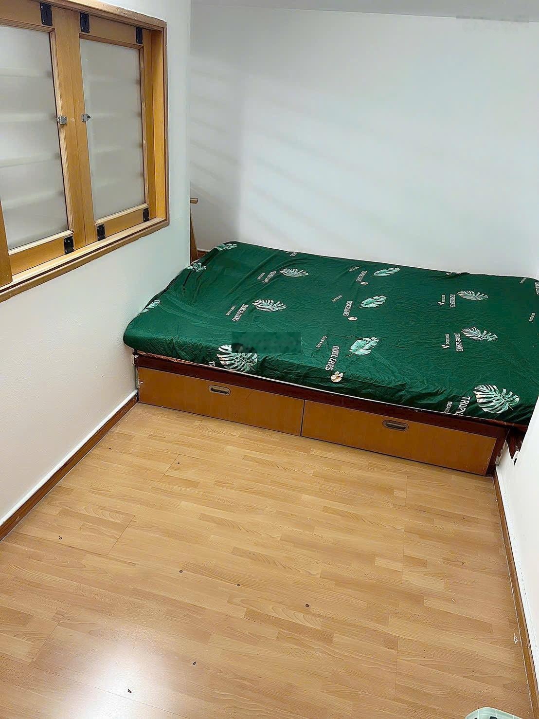 Cho thuê CC Hưng Vượng 1, 78m2 2PN 1WC lầu 1 thang bộ, 10triệu TL, LH 0937961088 Thảo