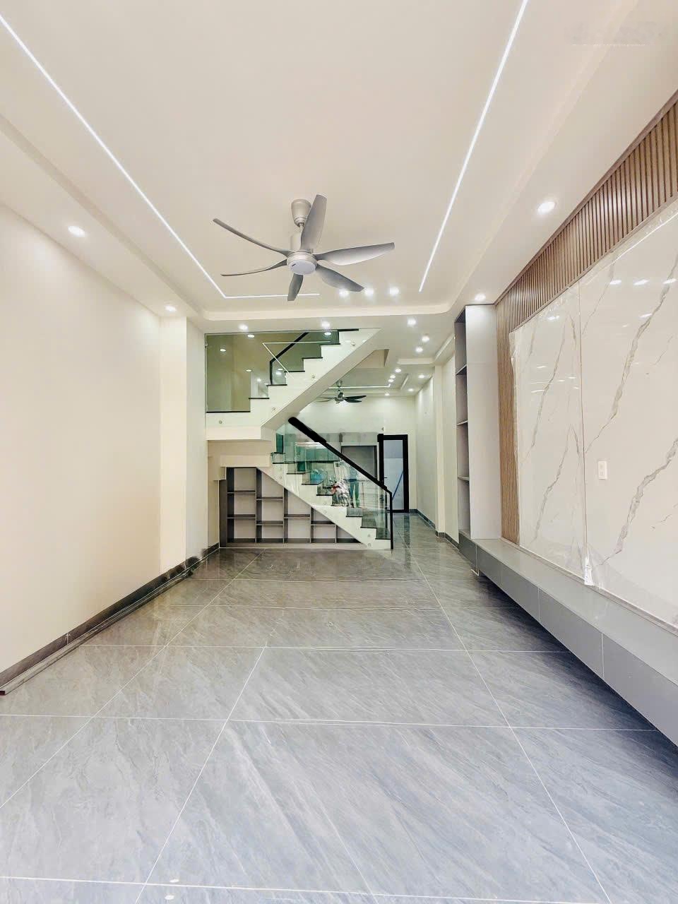 Quận 9 - Thủ Đức - TP HCM giá bán (6,9 tỷ) thương lượng phí