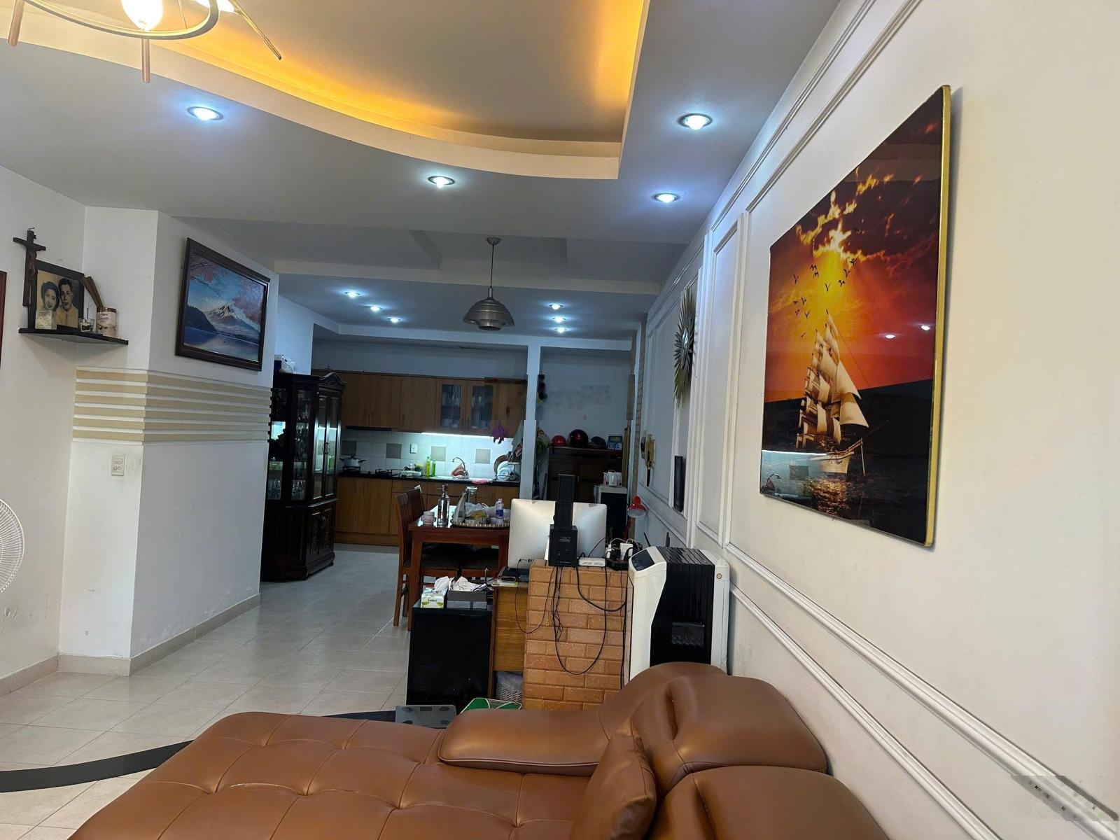 Bán căn hộ Sky Garden 1, Phú Mỹ Hưng, nhà đẹp, có sân riêng rộng 17m² cực hiếm trong khu Sky