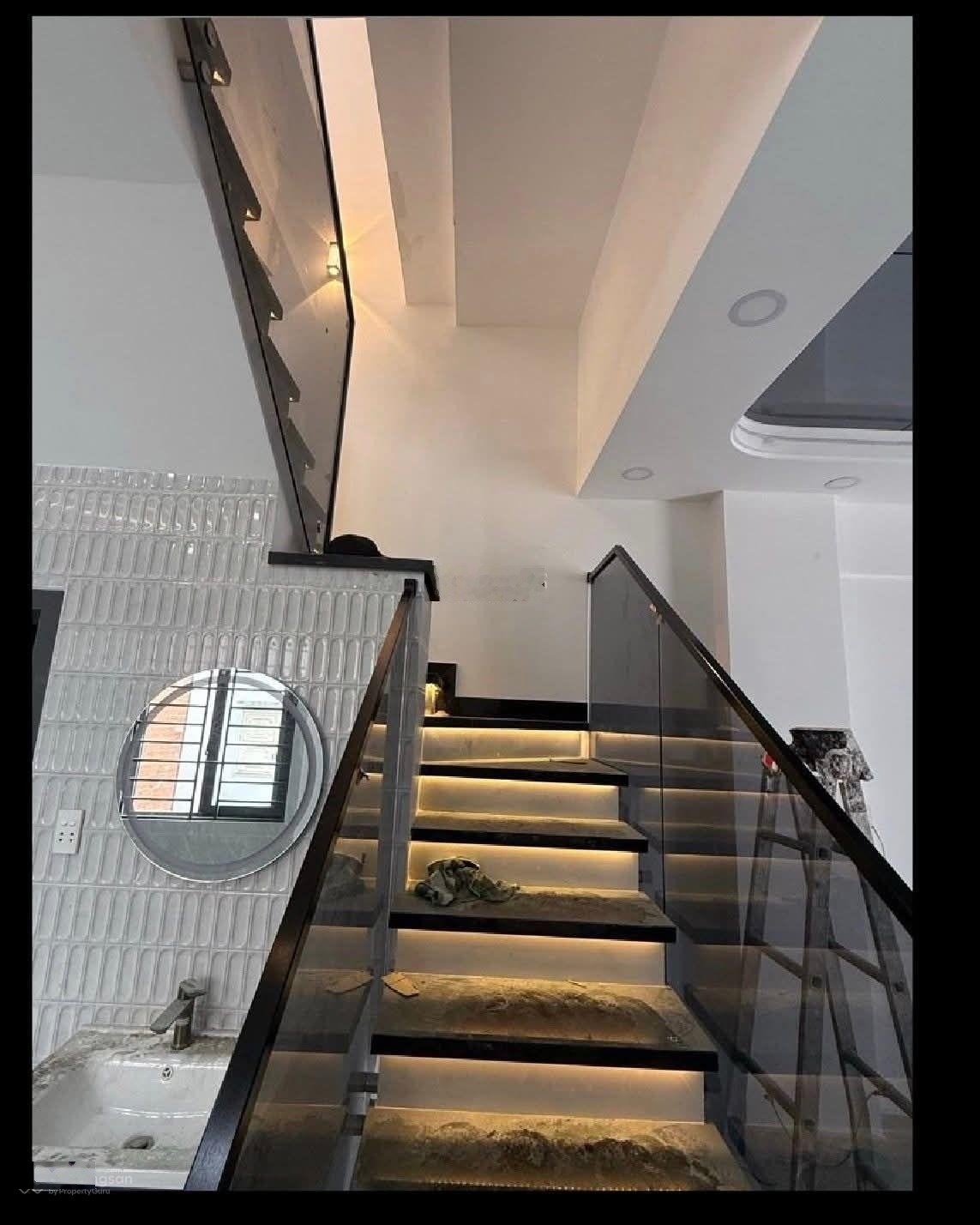 Nhỉnh 5tỷ= nhà căn góc ko lộ giới ngay chợ gò vấp, đại học công nghiệp, kề bên bình thạnh d