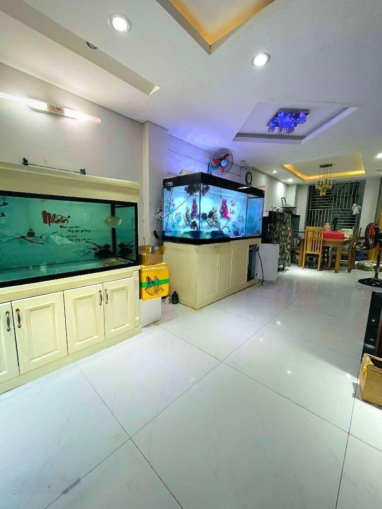 Khu ở đẳng cấp, vừa ở kd Thoại Ngọc Hầu. tk cực đẹp 6 tầng. Dt: 6 x19. XH ngủ nhà. Xem là mê liền