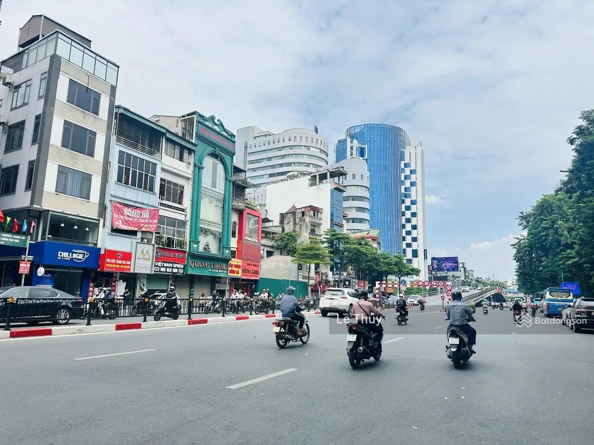 Mặt phố Tây Sơn - 630m2, nhà cấp 4 - Mặt tiền 18m - Xây tòa văn phòng đẳng cấp - 360 tỷ