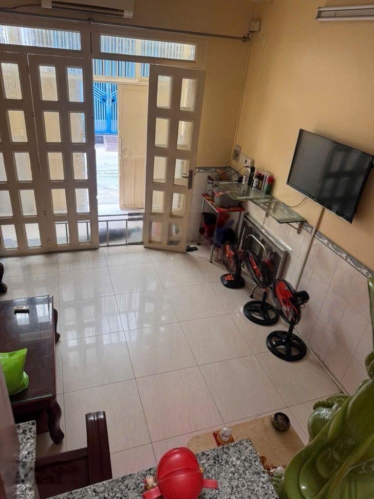 Nhỉnh 4 tỷ đường 6m vị trí đẹp - xe hơi 8m thông tứ tung - nhà 2 tầng kiên cố mới đẹp vào ở ngay