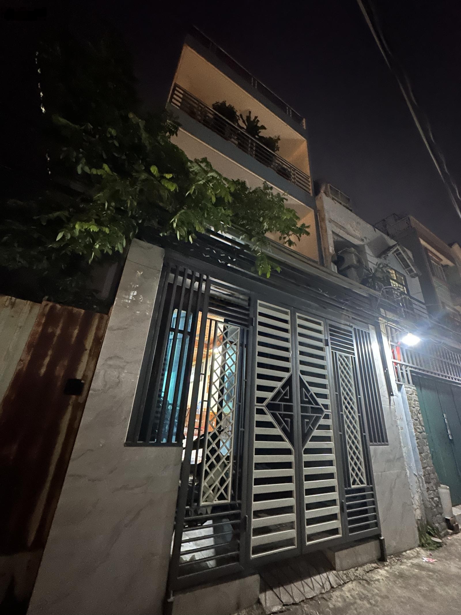 Bá.n nh.à, HXH, nhỉnh 6 tỷ,3 tầng, 3,4x13, gần HT.Phát,Q7