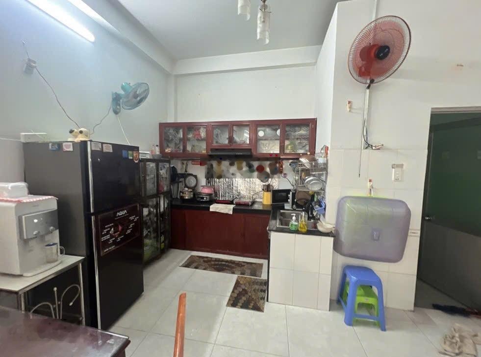 Bán nhà Hồ Biểu Chánh, Phú Nhuận, hẻm ô tô thông, 70m2, 4,6X15, chỉ có 9,8 tỷ.