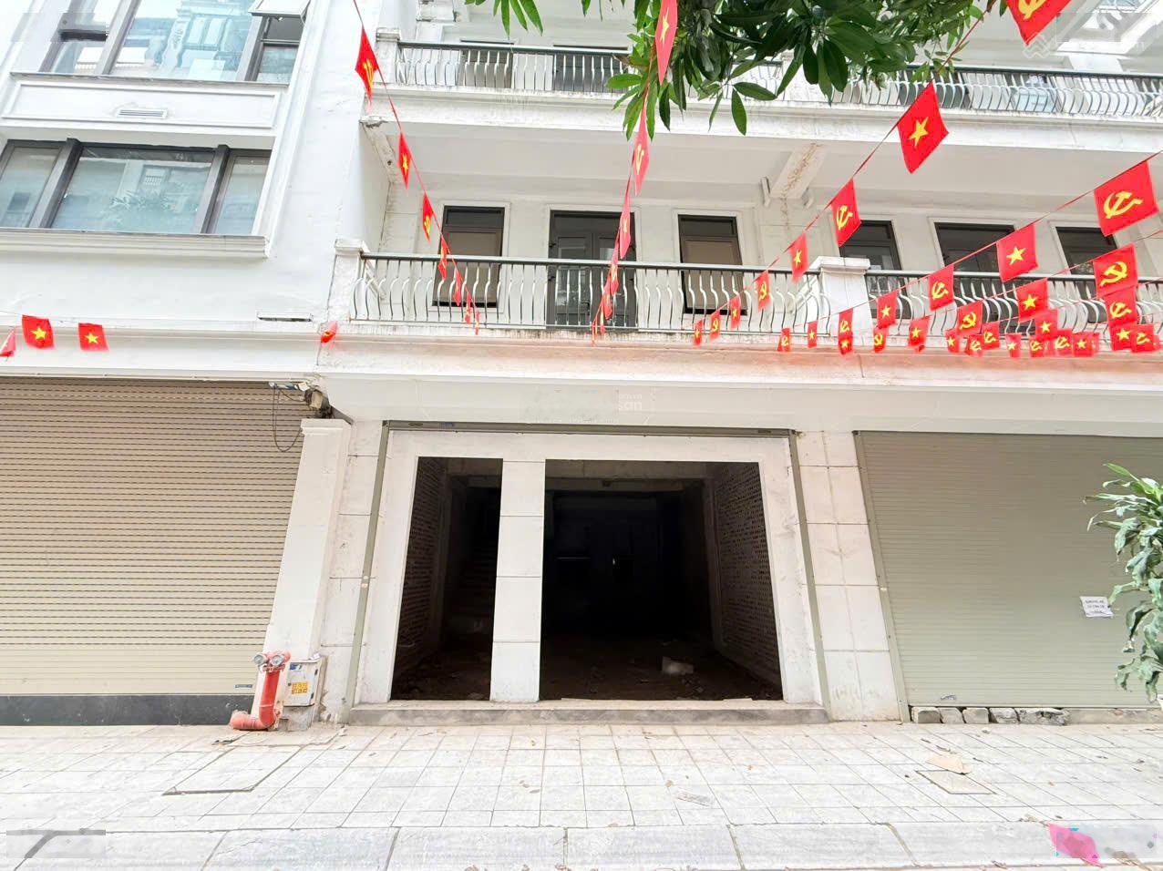 Hàng hiếm! Liền kề, nhà phố đẹp nhất trục đường thanh liệt, sổ đỏ trao tay