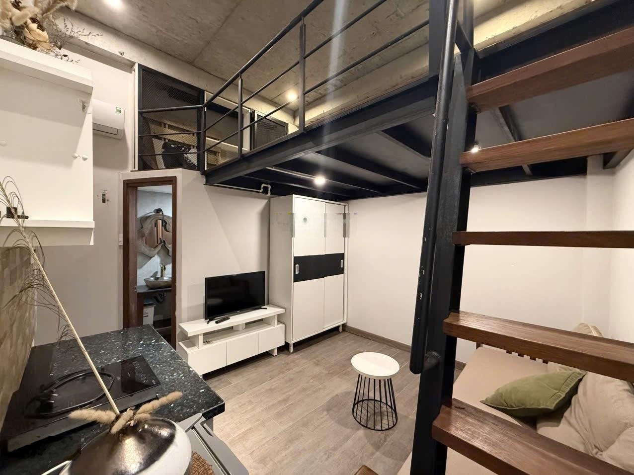 Cho thuê phòng có gác full nội thất tại nơ trang long gần ngã tư hành xanh lh 0842672503