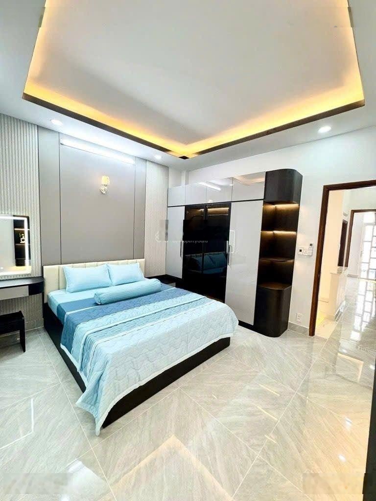 Nhà đẹp 60m2 - 4x15 - Hẻm xe hơi - Gần Lotte Nguyễn Văn Lượng - 5,5 tỷ còn bớt