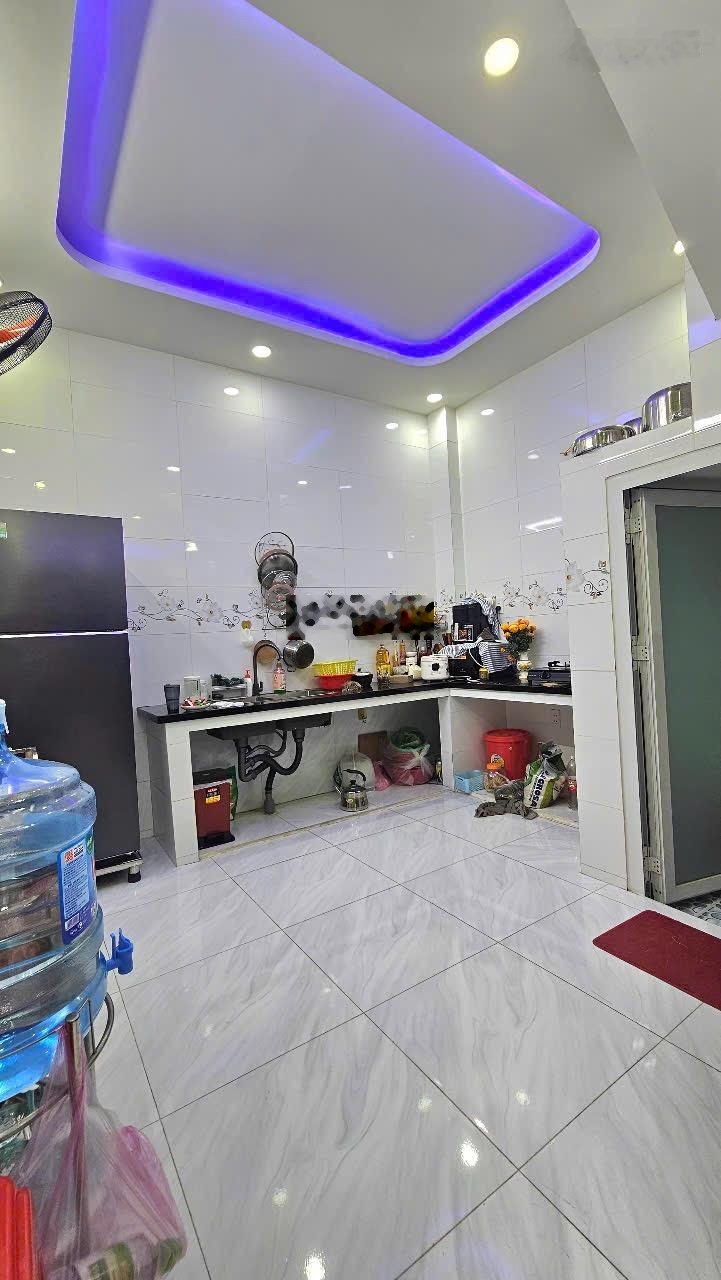 Nhà Đẹp 4x10m 1Lầu Đúc (2PN 2WC) Hẻm 5m. Đường Số 3. Bình Tân - Giáp Tân Phú