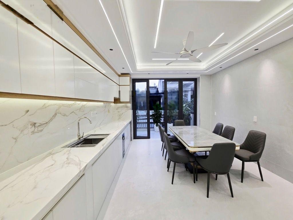 Bán nhà riêng 60m2, 7,6 tỷ tại Hương lộ 2, Bình Trị Đông, Bình Tân, đẹp, nhiều tiện ích