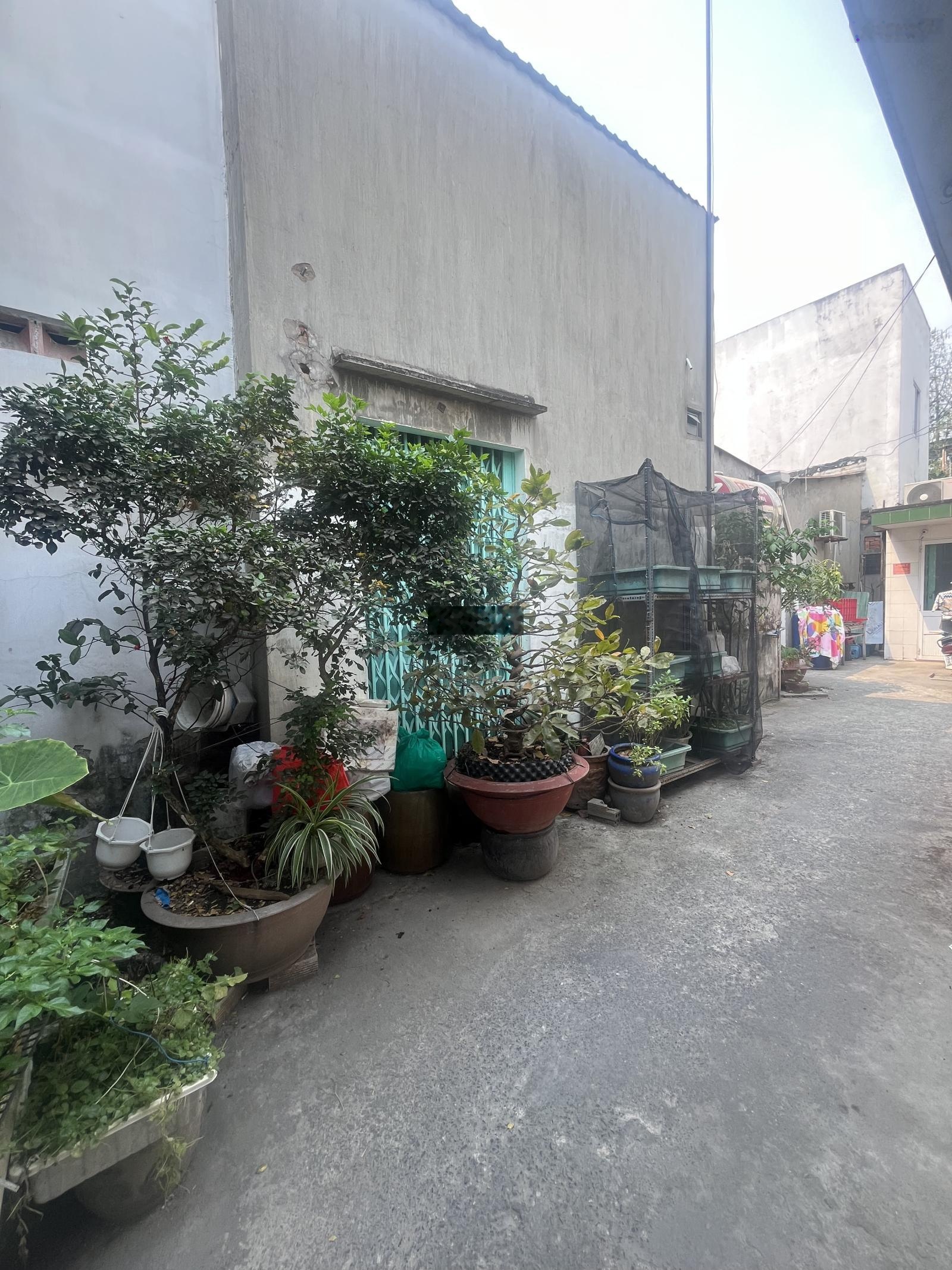 Cơ hội đầu tư 50m2 3.8Cơ hội đầu tư 50m2 3.88 tỷ sát Khu Tên lửa 2 mặt tiền trước sau không lộ giới