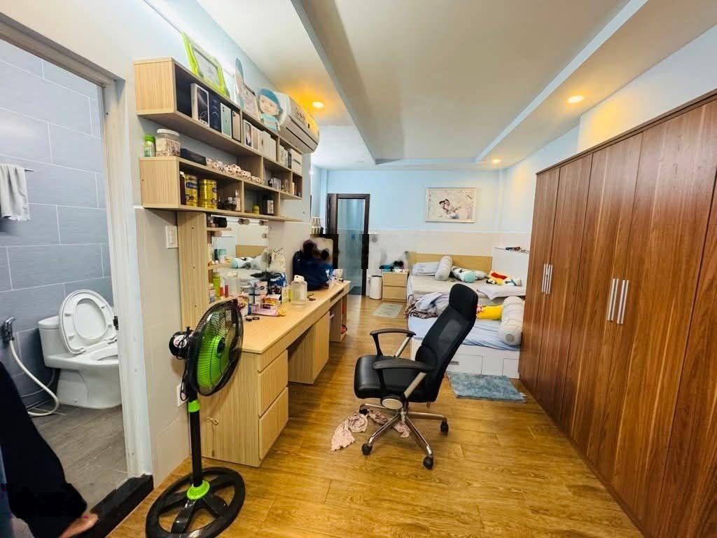 7 tỷ 350 thương lượng, nhà 2 tầng mặt tiền, diện tích : 4 x 21