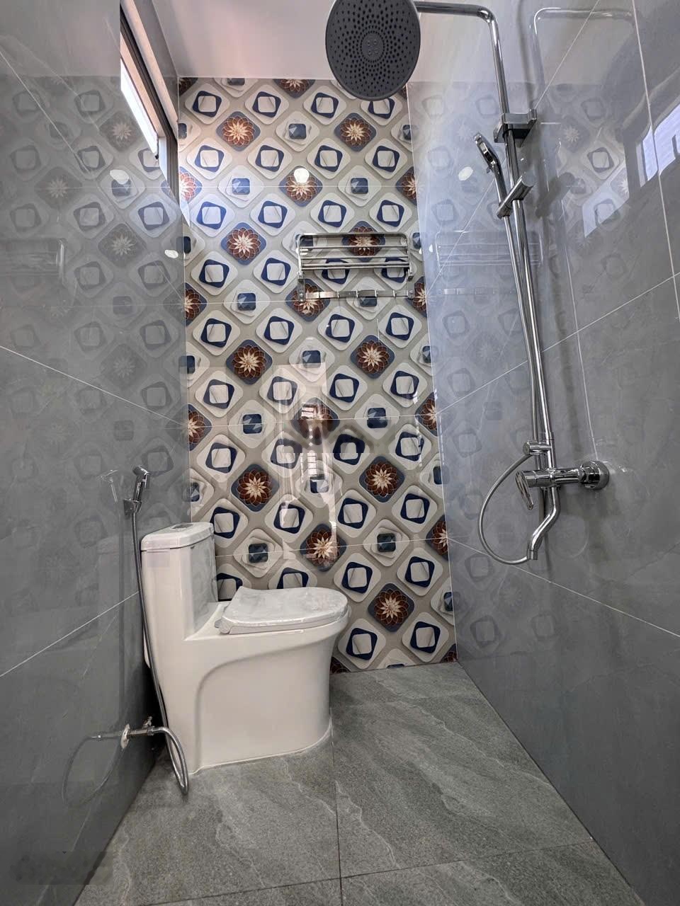 Bán nhà 5 Tầng, căn góc, tại 1104/2B/20, Tỉnh Lộ 10, 7,998 tỷ, 56m2, giá tốt