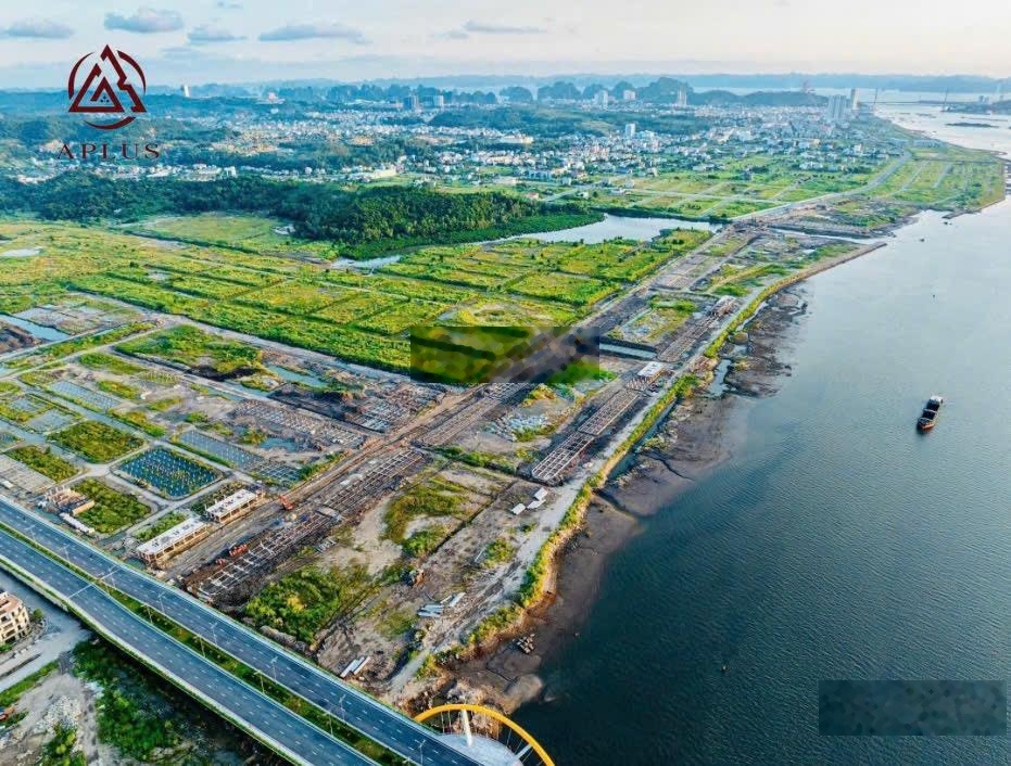 Tổng tiền khoảng 2,7 - cần bán FLC Hạ Long 75m2 view đối diện công viên siêu thoáng