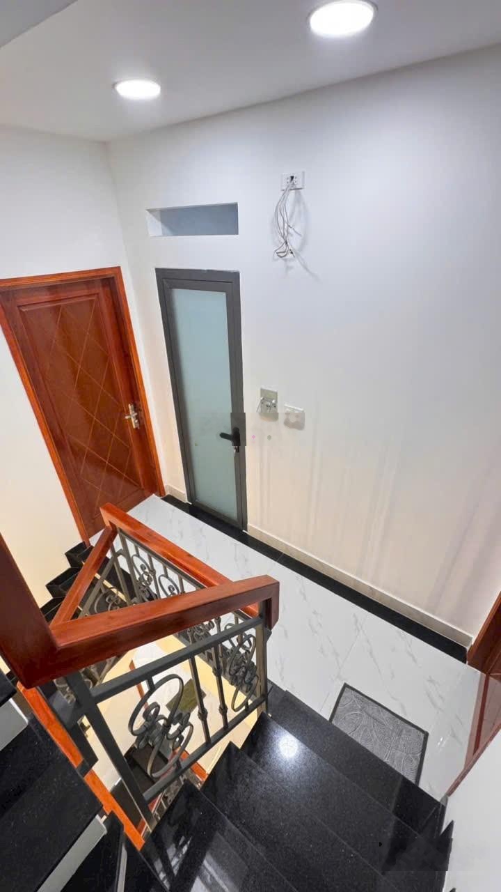 Bán gấp nhà HXT 1104/2B Tỉnh Lộ 10, 7,498 tỷ, 60m2, 6PN, 5WC, BTCT 5 Tầng Hiện Đại LUXURY đẹp mê ly