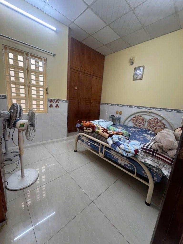 Nhà đẹp bình tân - dt 48m2 - 2 tầng - hẻm xe hơi 8m thông tứ tung - vào ở ngay nhỉnh 4.x tỷ