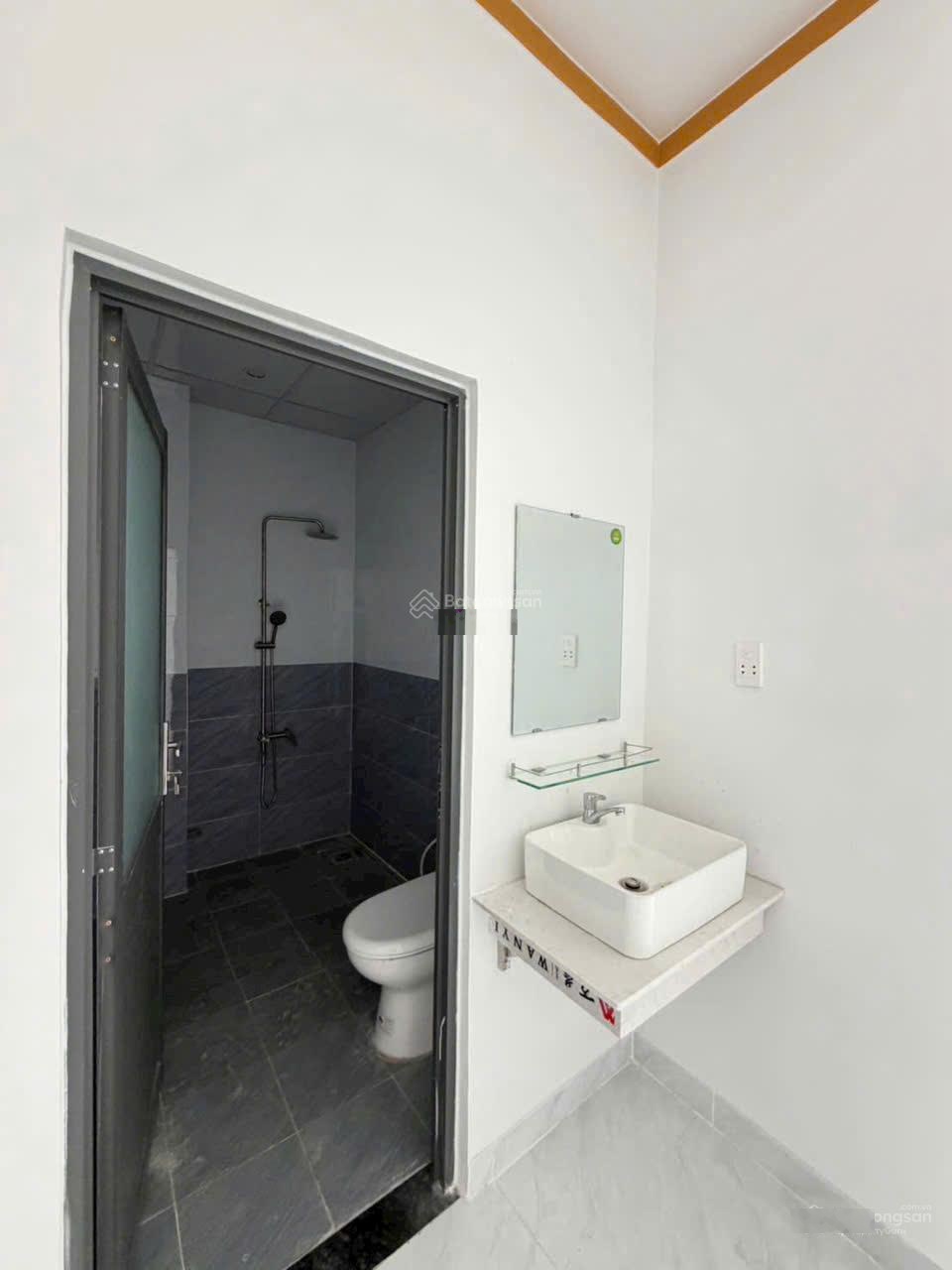 Nhà gác lửng cao cấp 95m² ngay ngã tư tân triều chỉ 1 tỷ 880 còn tl