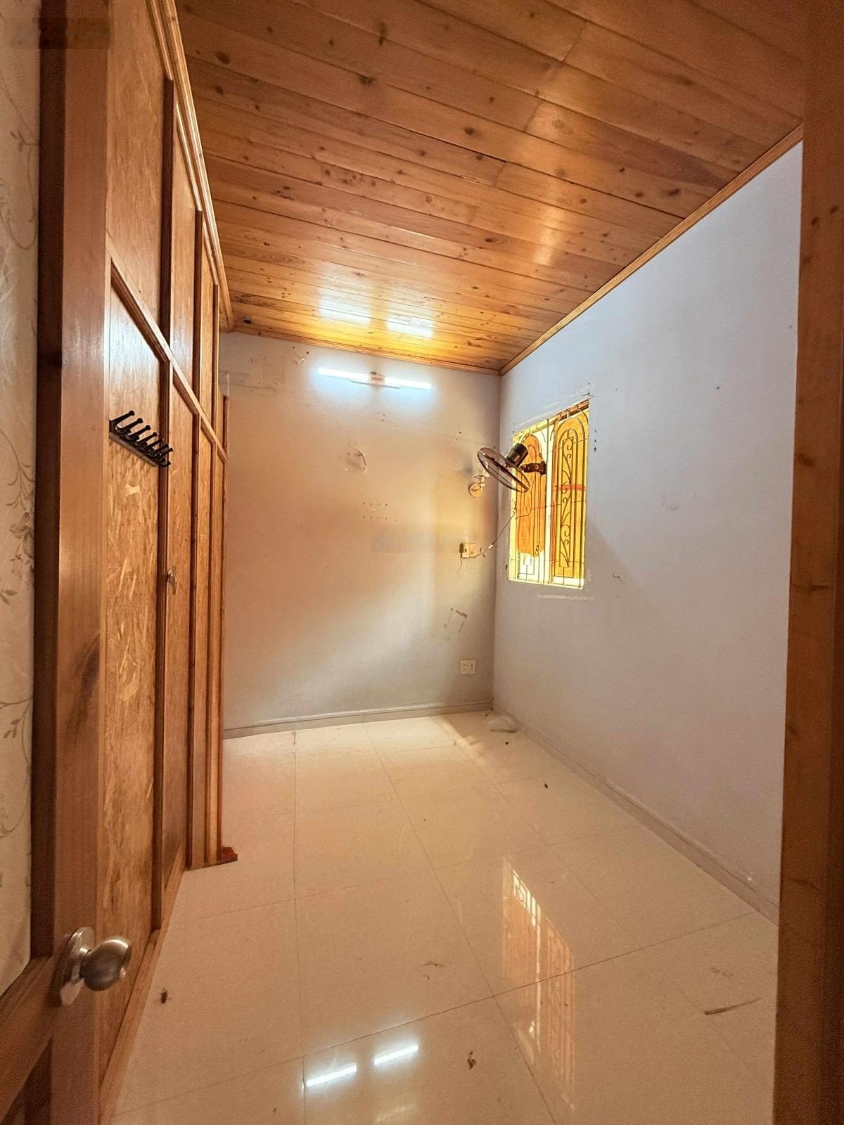 Nhà hxh khu eamart gò vấp chỉ 90 triệu/m2.