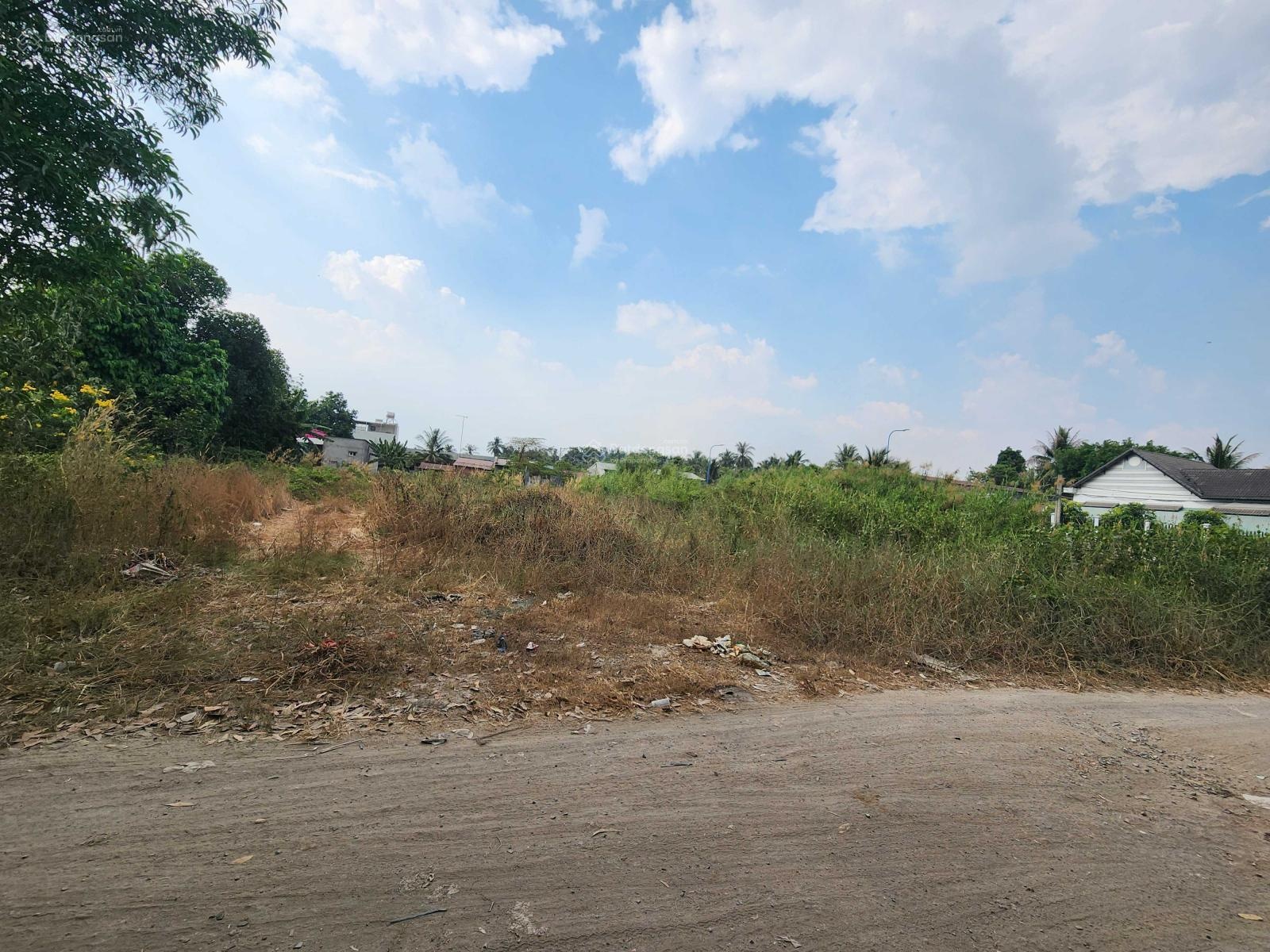 Bán 1500m2 đất thổ cư, 22x55m. Đường thông, xe tải lớn chạy thoải mái