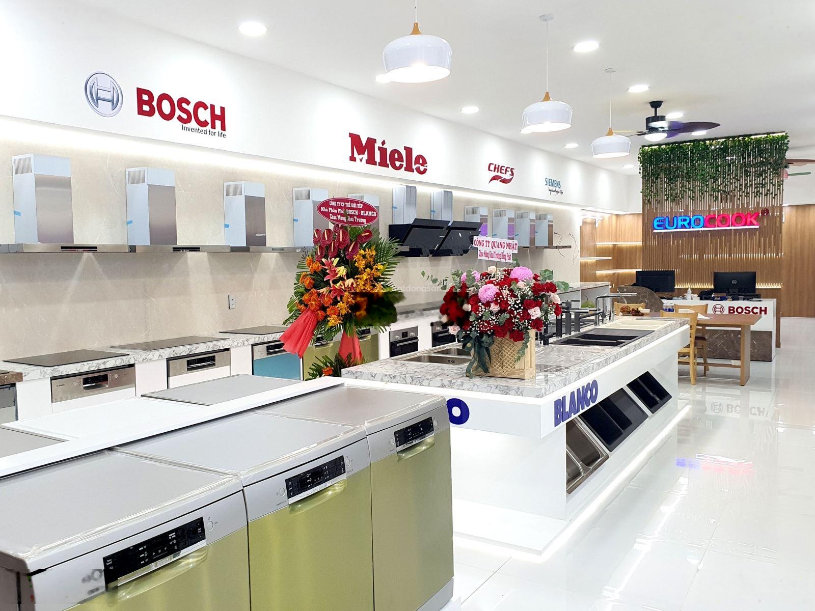 Cho thuê nhà mặt tiền số 125 Trần Não, Quận 2, DT: 16x30m, 1 trệt 1 lầu, DTSD: 1.000m2