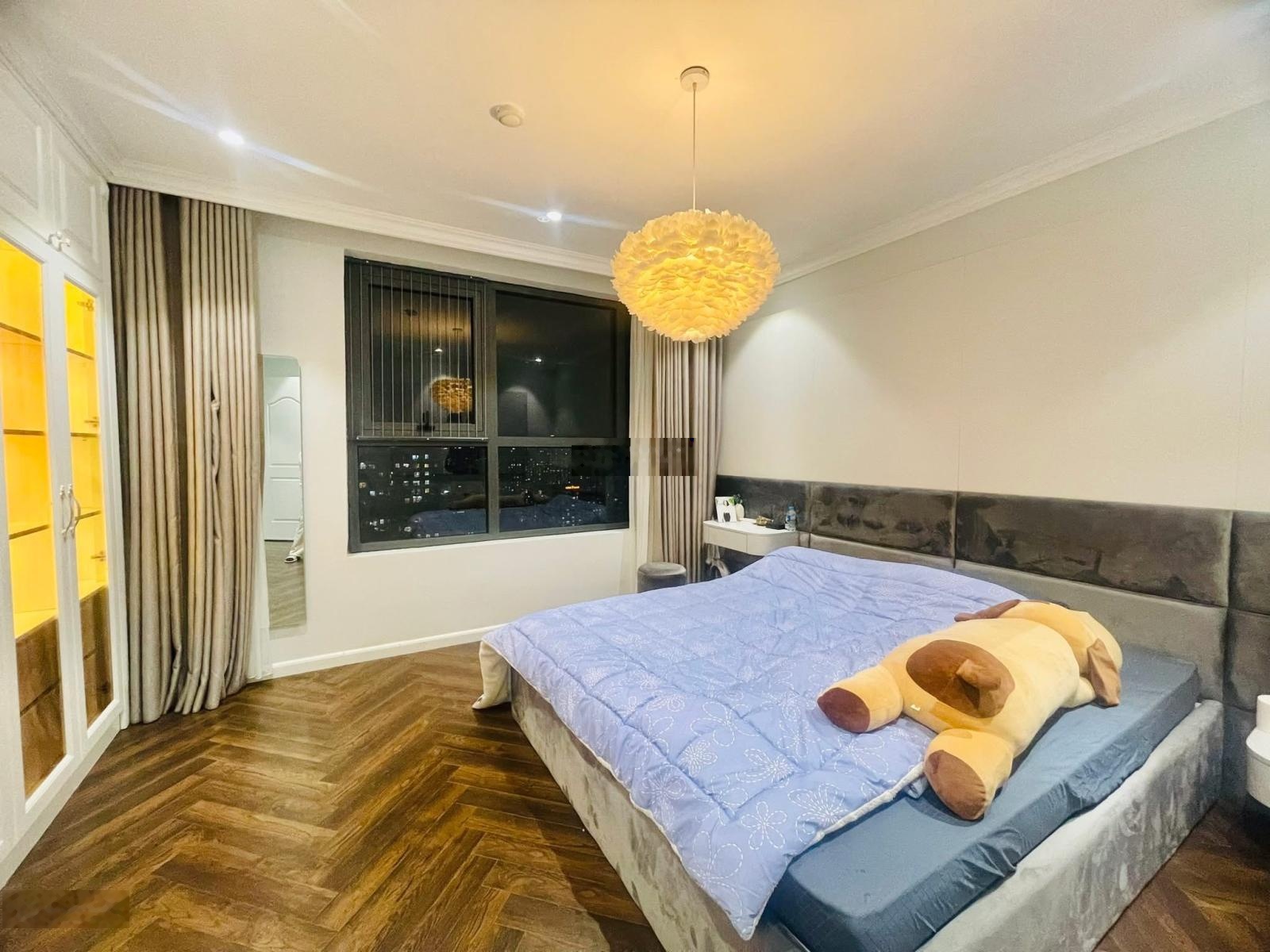 Ban gấp căn 2 ngủ Hinode City, 85m2, full đồ đẹp view thoáng mát, giá rẻ nhất thị trường chỉ 9.3 tỷ