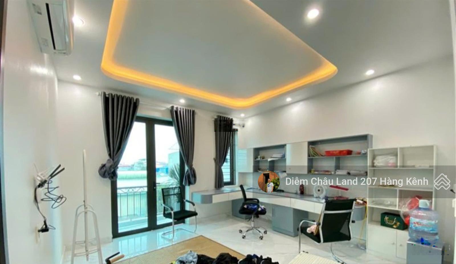 Cho thuê nhà mặt đường Trần Nguyên Hãn diện tích 600m2 ngang 15m giá cực hợp lý. LH 0936577587