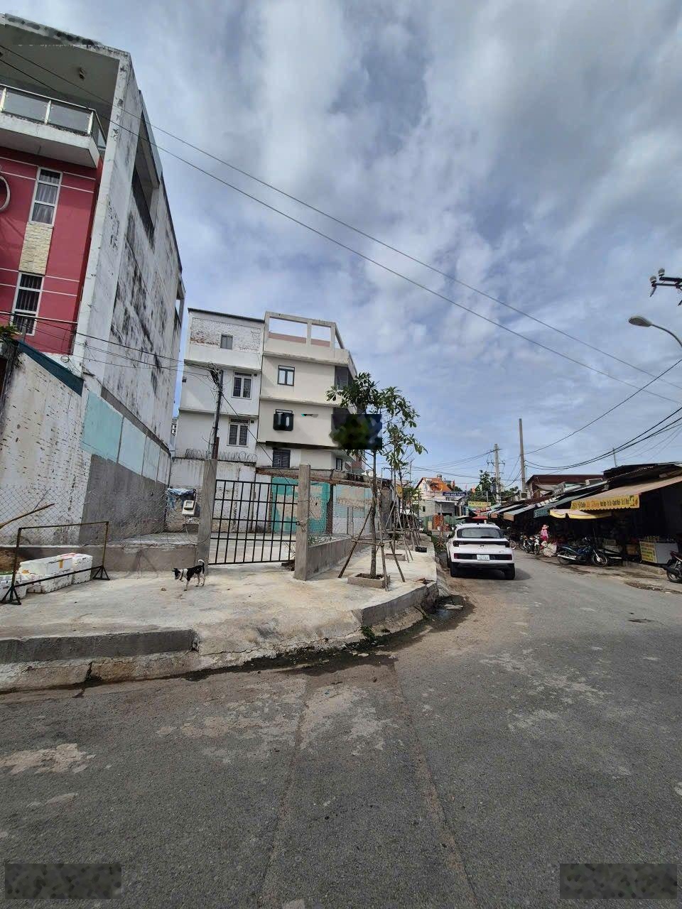 Bán lô đất góc 2 mặt tiền khu biệt thự bao đẹp, đường nhựa + vỉa hè