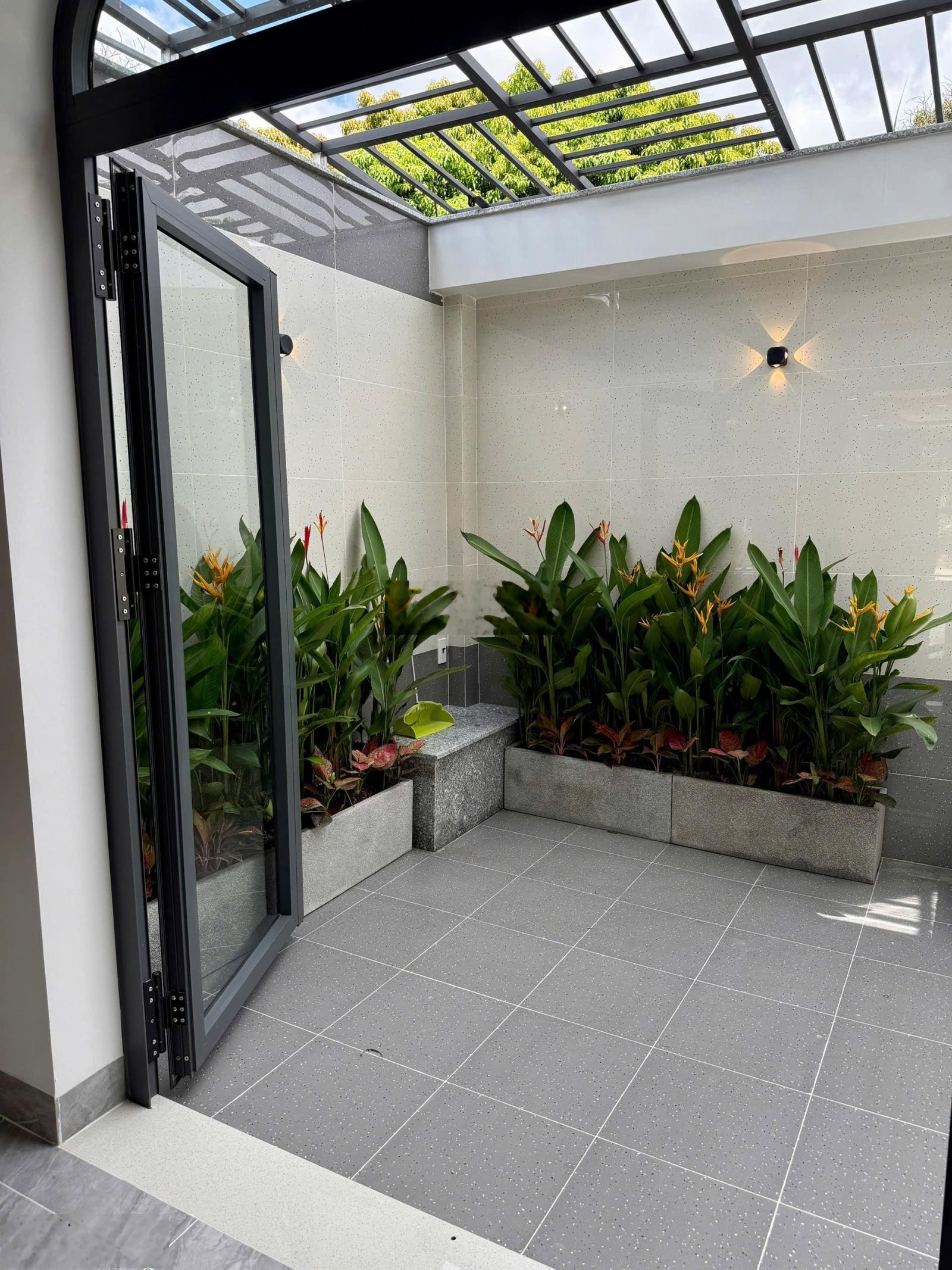 Bán Nhà Gần Chợ Đầu Mối Nguyễn Thị Sóc