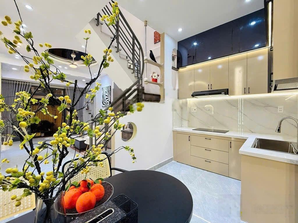 Ngang 5.6m hiếm - HXH 5m Huỳnh Văn Bánh, P.11, Phú Nhuận - 63m2 - 6.65 tỷ - 3 tầng full nội thất